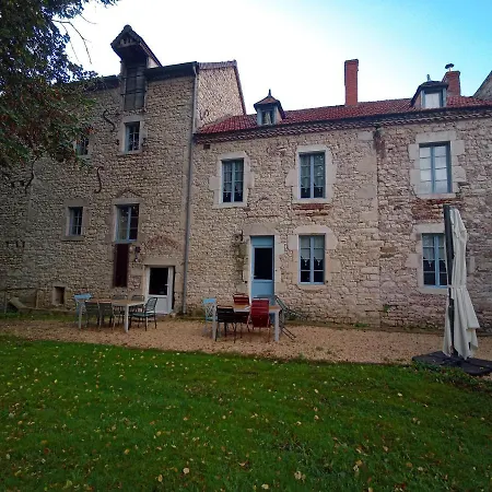 Le Moulin Des Valignards - D'hotes Ebreuil